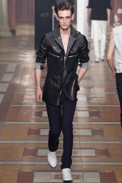 Look 24
